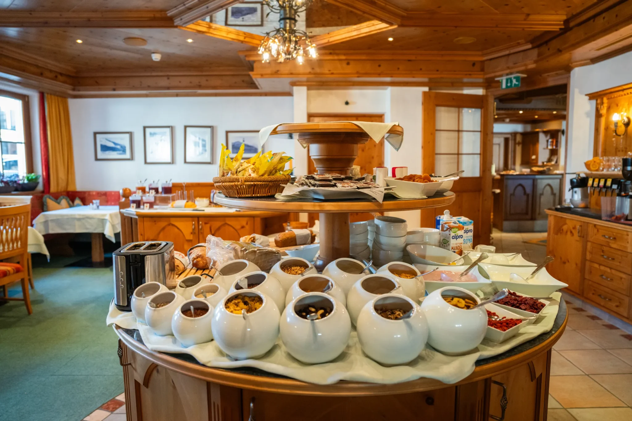 Frühstücksbuffet im Hotel Castel Ischgl